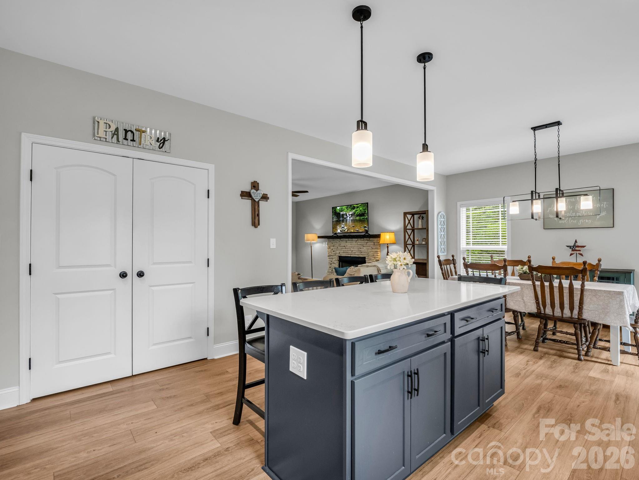 Lincolnton, North Carolina, 28092, United States, 5 Bedrooms Bedrooms, ,3 BathroomsBathrooms,Residential,For Sale,2049314