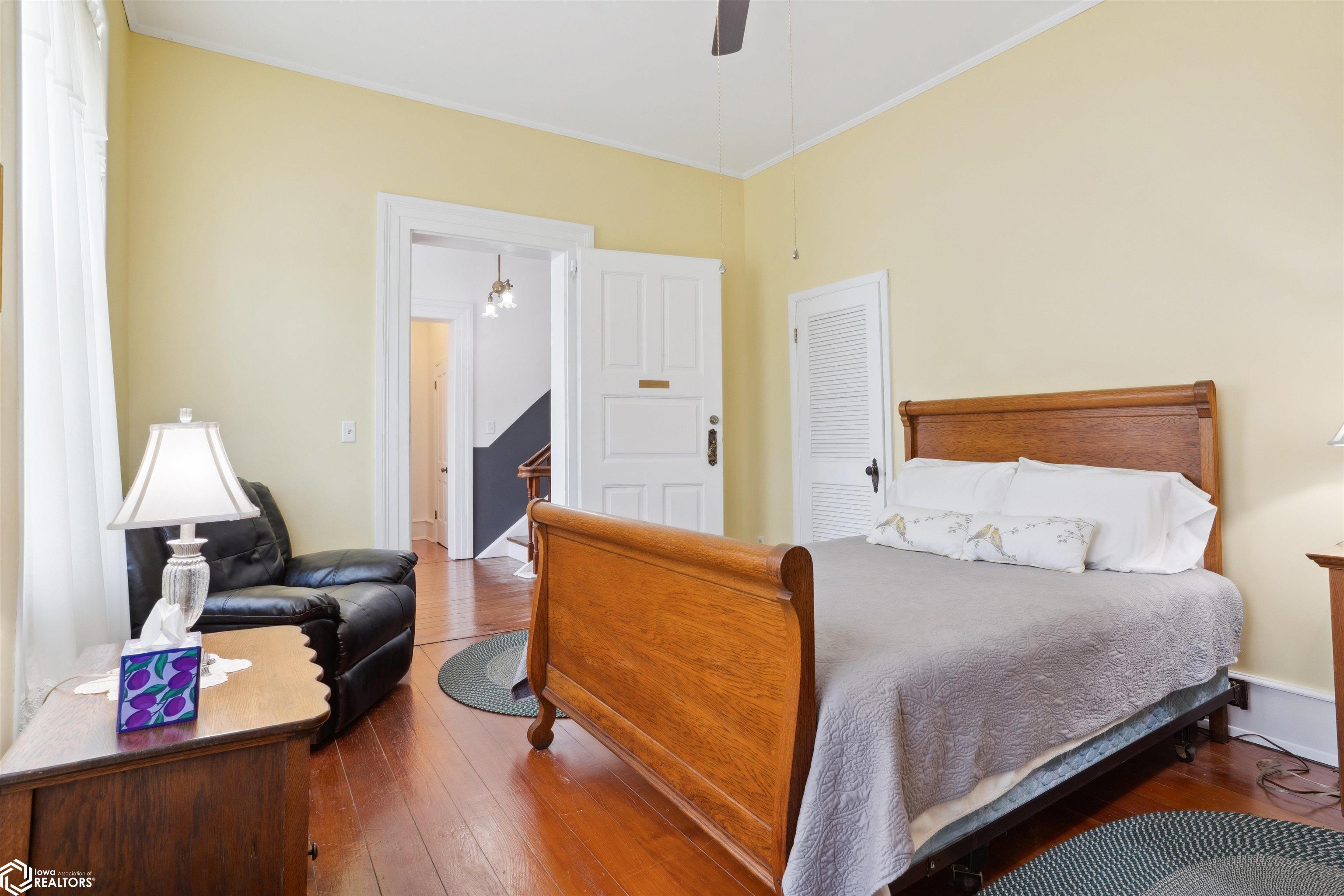 Dallas City, Illinois, 62330, United States, 8 Bedrooms Bedrooms, ,7 BathroomsBathrooms,Residential,For Sale,1980104