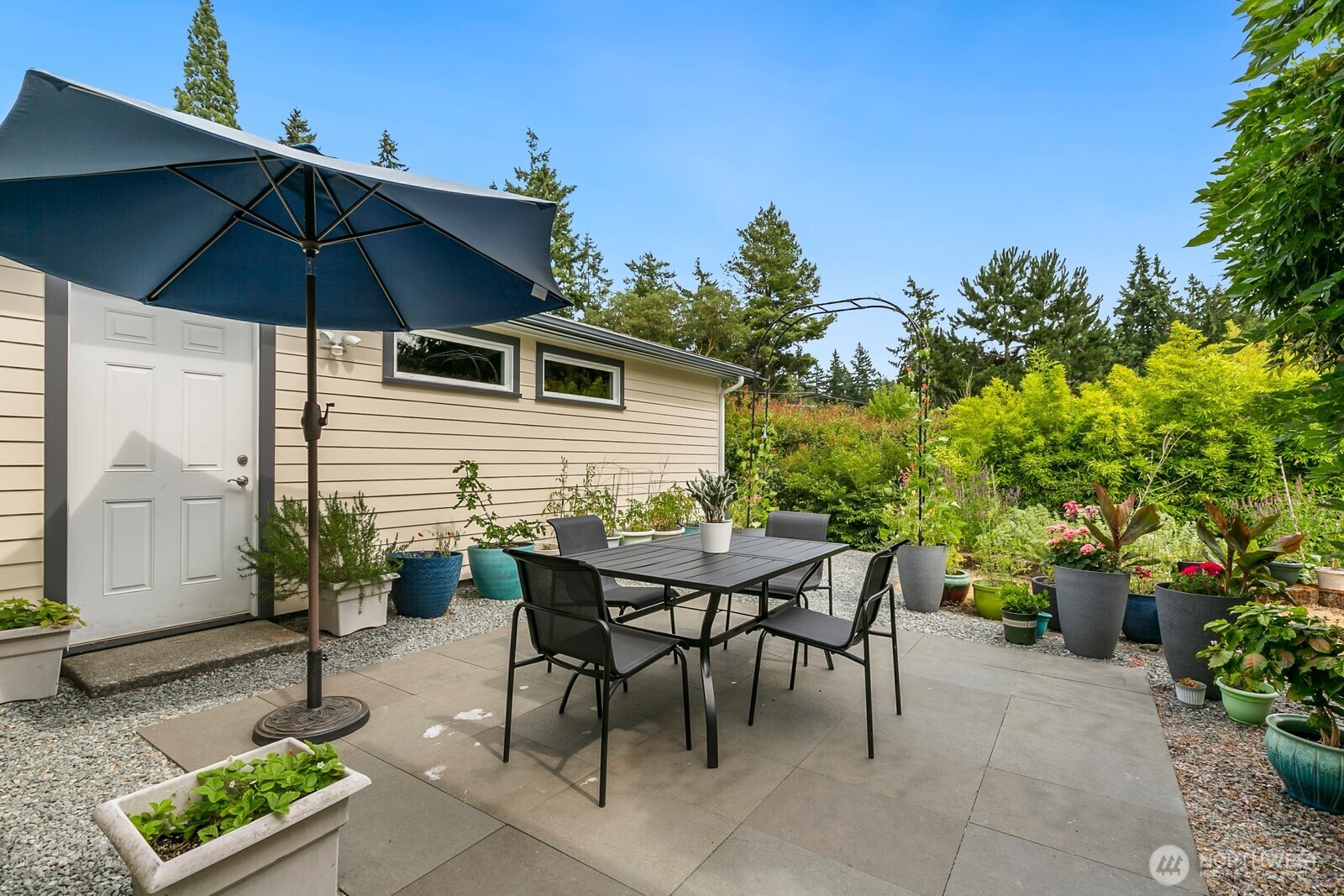 Bellevue, Washington, 98006, United States, 4 Bedrooms Bedrooms, ,1 BathroomBathrooms,Residential,For Sale,1913092