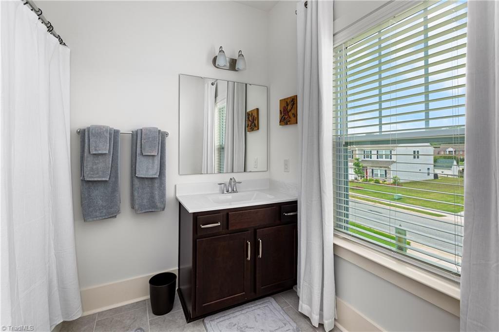 High Point, North Carolina, 27265, United States, 5 Bedrooms Bedrooms, ,4 BathroomsBathrooms,Residential,For Sale,1951573