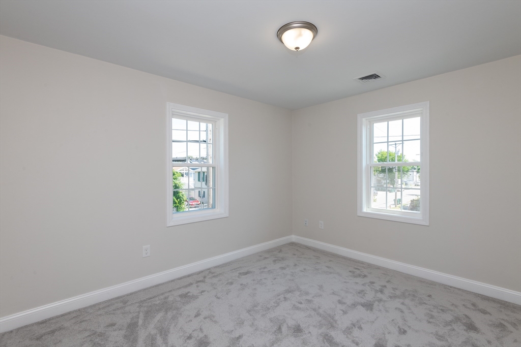 Lynn, Massachusetts, 01905, United States, 3 Bedrooms Bedrooms, ,2 BathroomsBathrooms,Residential,For Sale,1909147