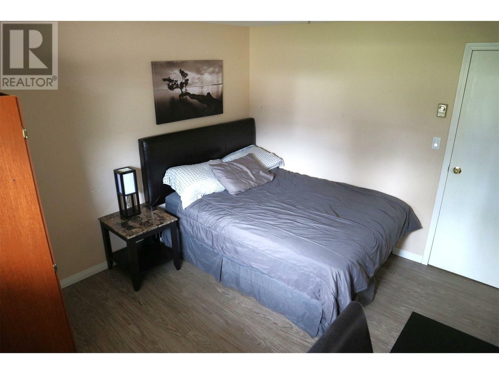 SICAMOUS, British Columbia, V0E 2V1, CA, 5 Bedrooms Bedrooms, ,2 BathroomsBathrooms,Residential,For Sale,1838674