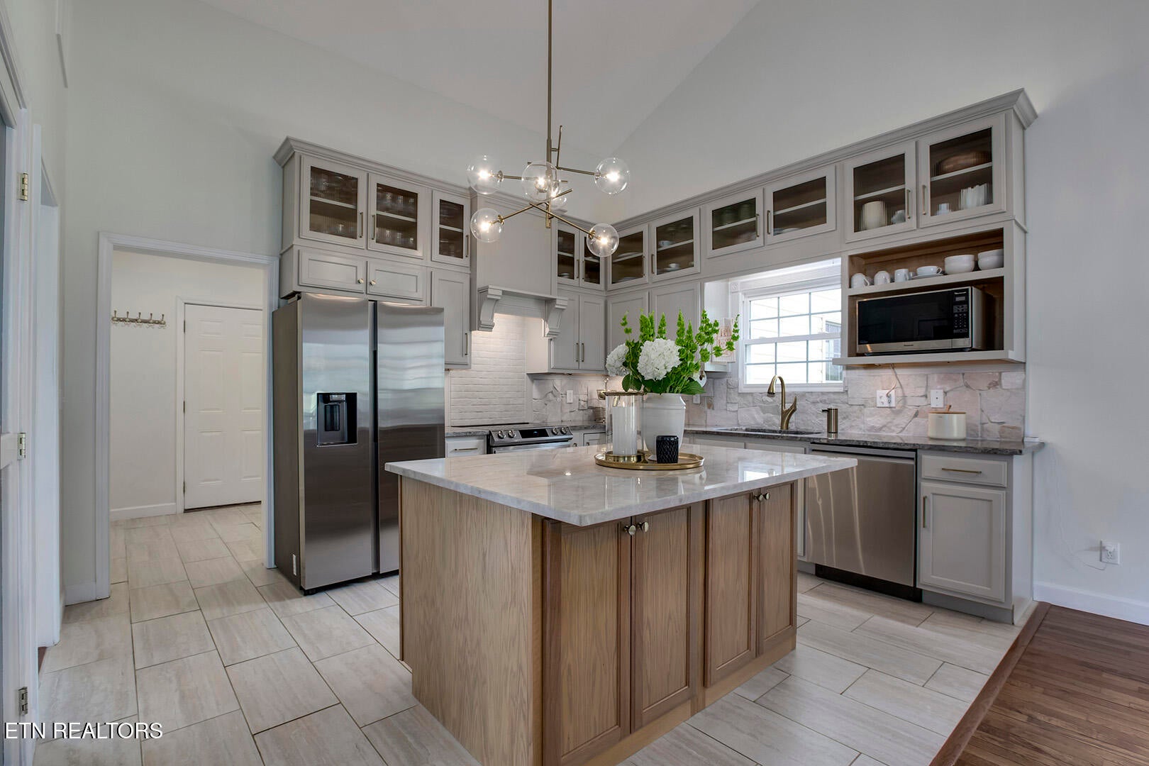 Harriman, Tennessee, 37748, United States, 3 Bedrooms Bedrooms, ,3 BathroomsBathrooms,Residential,For Sale,2011822