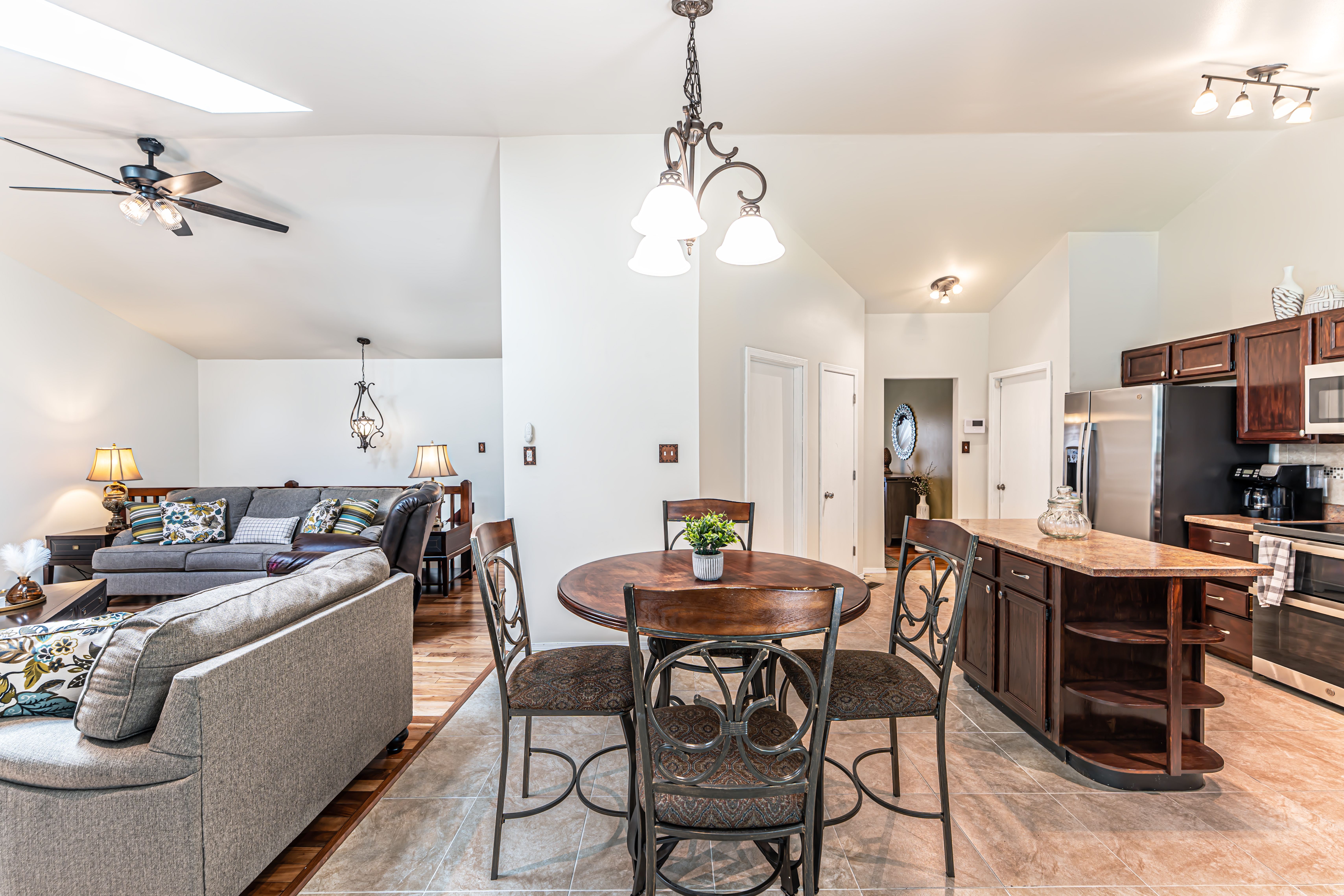  25 Beaujolais Drive, Florissant, MO 63031 - 物件實景