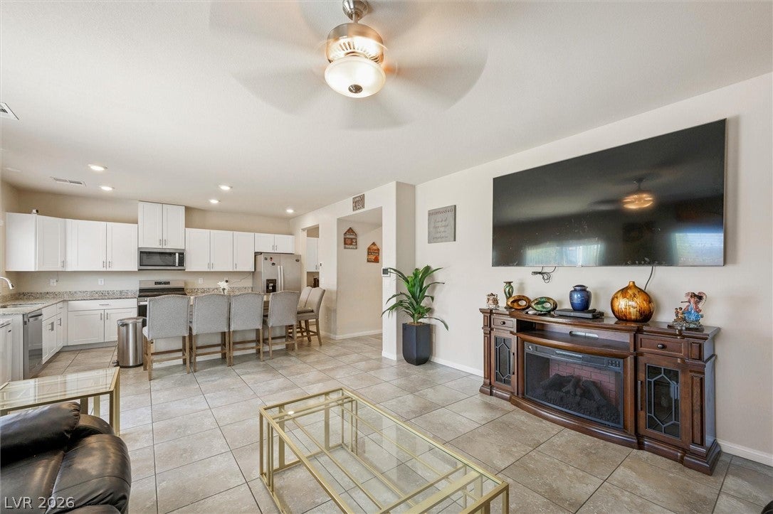 North Las Vegas, Nevada, 89032, United States, 5 Bedrooms Bedrooms, ,1 BathroomBathrooms,Residential,For Sale,2049129