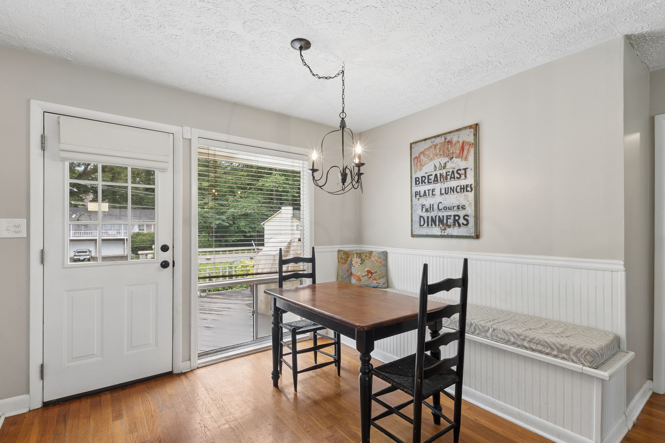  Updated Ranch in Coveted Forest Hills - 物件實景