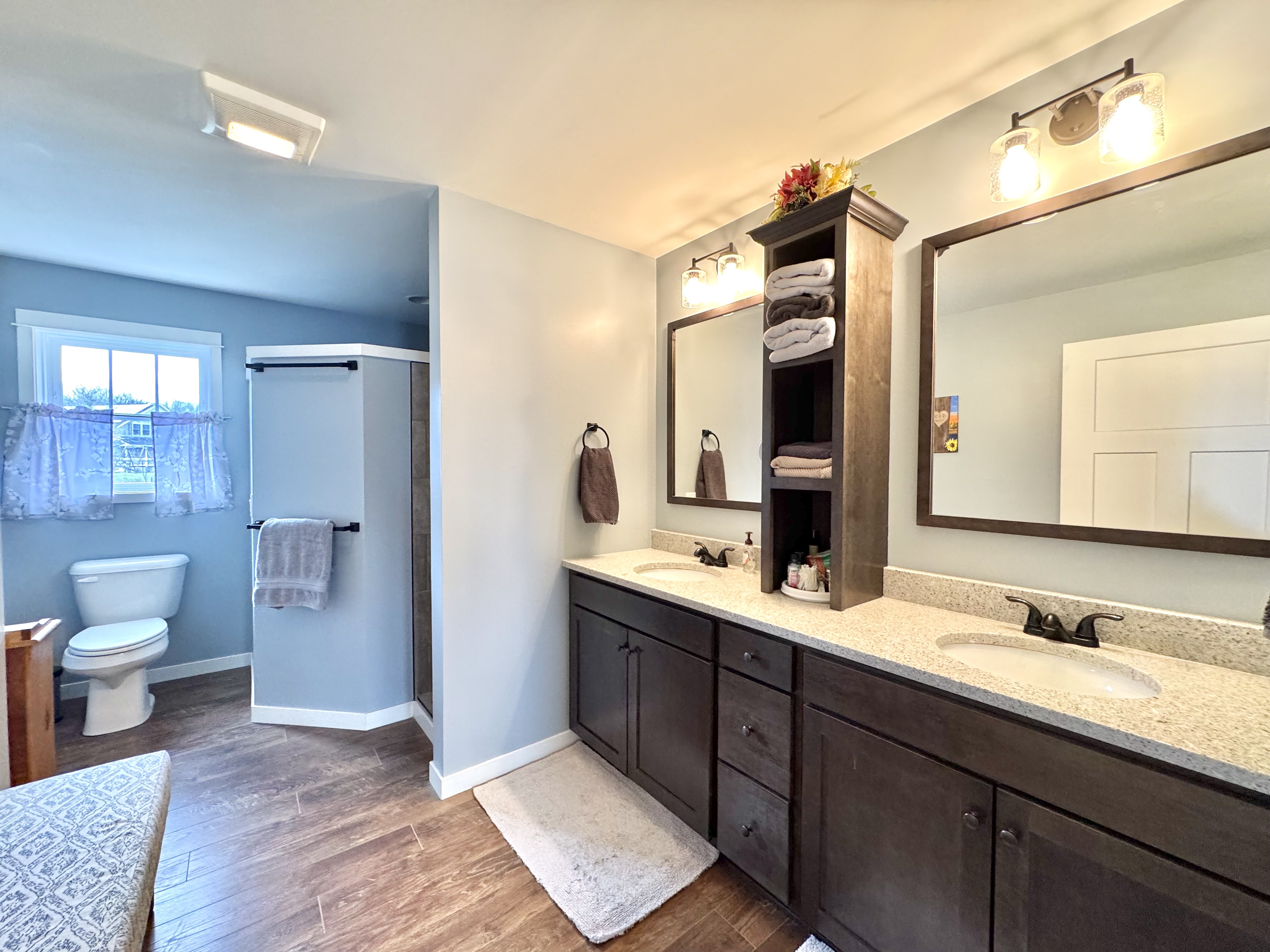 Athens, New York, 12015, United States, 3 Bedrooms Bedrooms, ,3 BathroomsBathrooms,Residential,For Sale,1995415