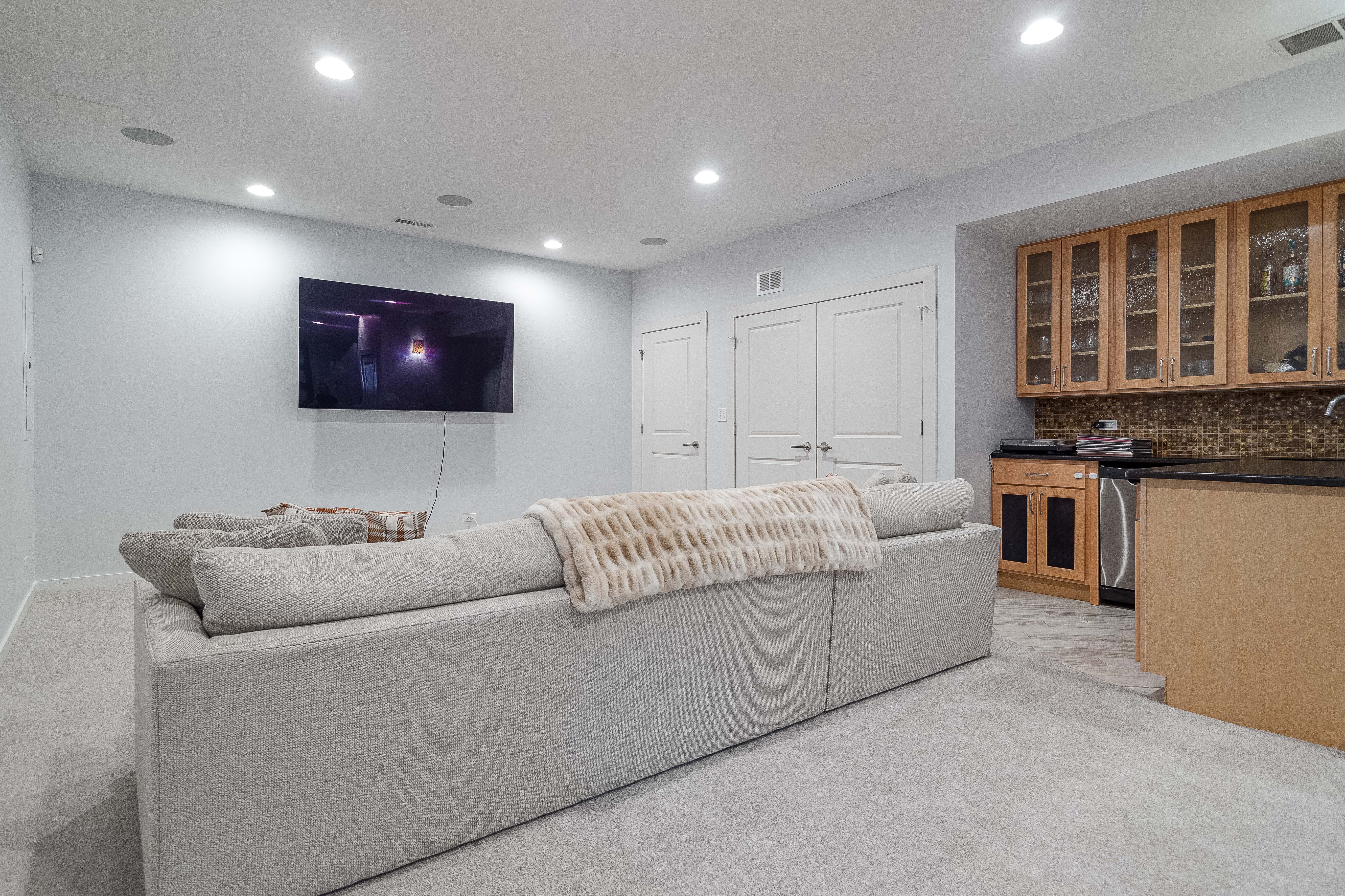  Spacious 2014-Built Single Family Home on an Extra-Wide 30