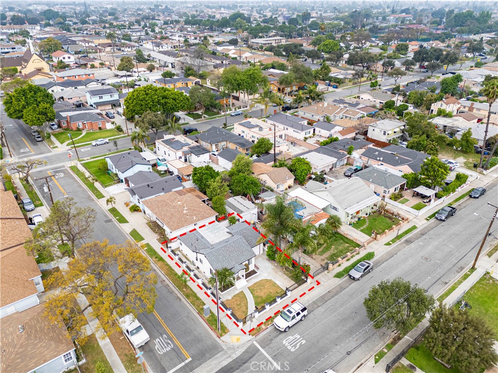 Bell, California, 90201, United States, 2 Bedrooms Bedrooms, ,1 BathroomBathrooms,Residential,For Sale,2048327