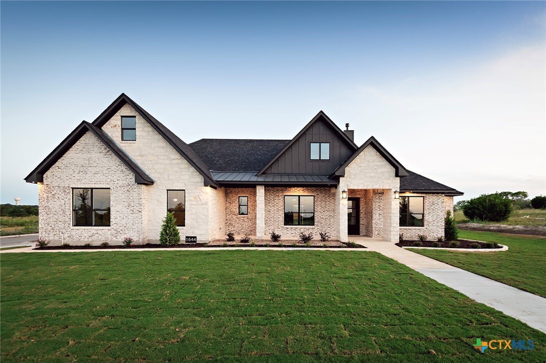 Salado, Texas, 76571, United States, 4 Bedrooms Bedrooms, ,4 BathroomsBathrooms,Residential,For Sale,1900764