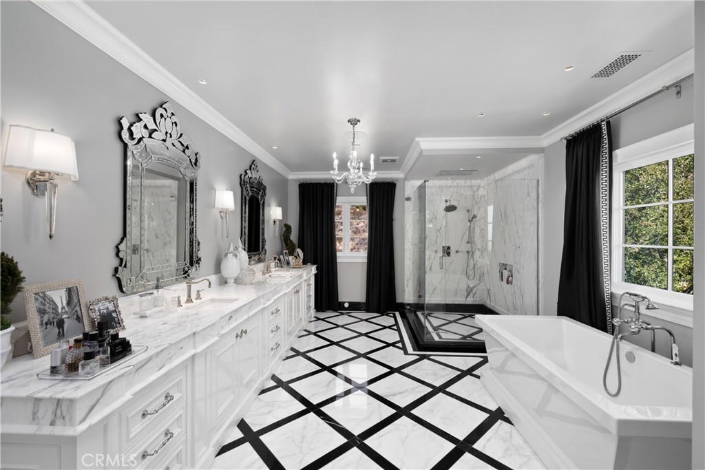 Glendora, California, 91741, United States, 6 Bedrooms Bedrooms, ,6 BathroomsBathrooms,Residential,For Sale,1987955