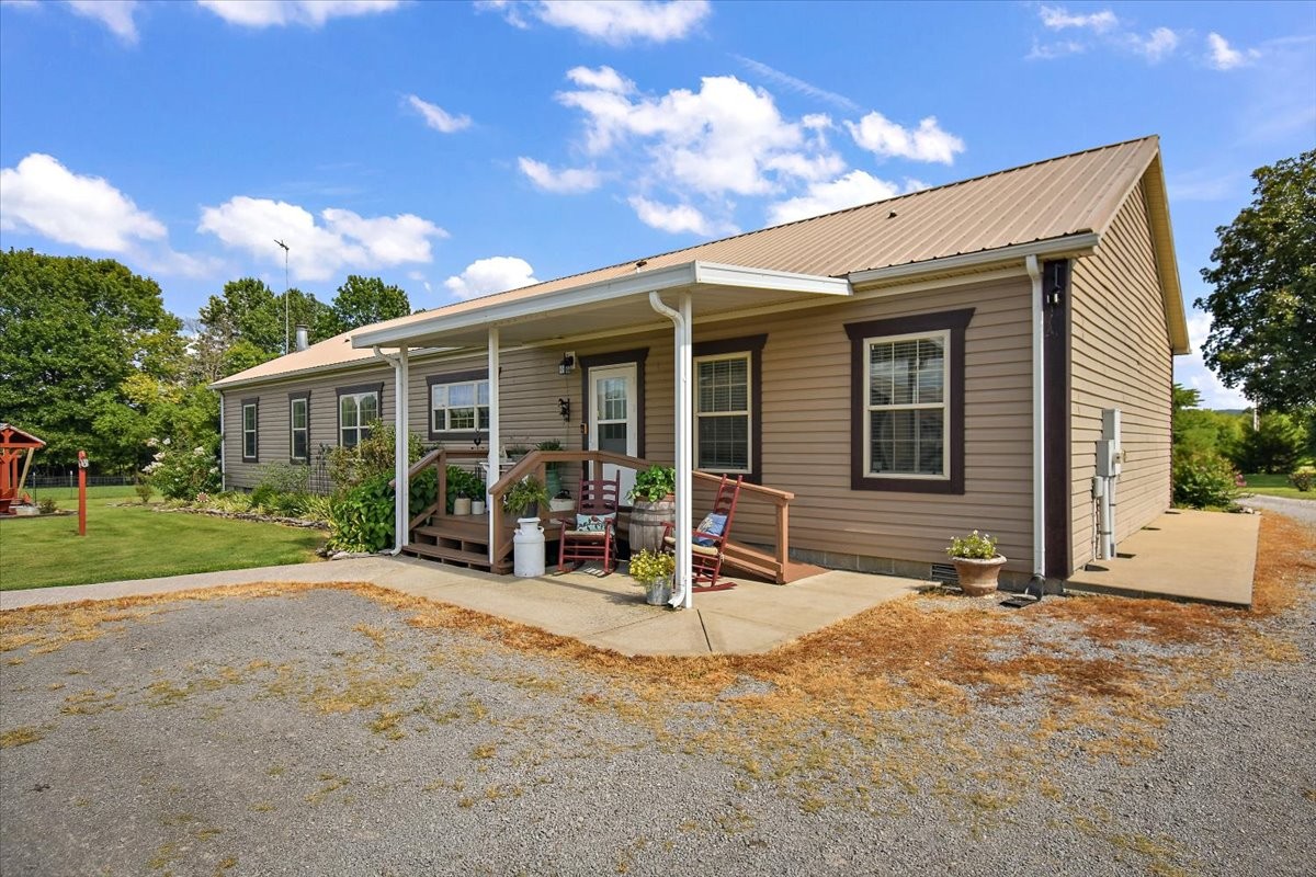 Readyville, Tennessee, 37149, United States, 3 Bedrooms Bedrooms, ,2 BathroomsBathrooms,Residential,For Sale,1903533