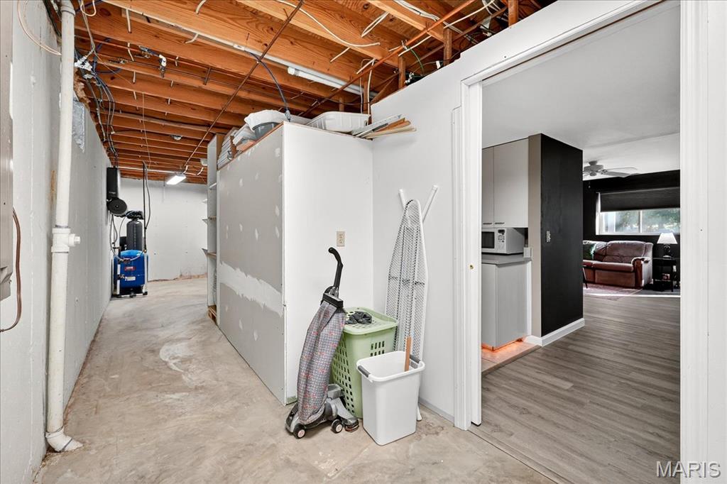 Marthasville, Missouri, 63357, United States, 4 Bedrooms Bedrooms, ,3 BathroomsBathrooms,Residential,For Sale,1973136