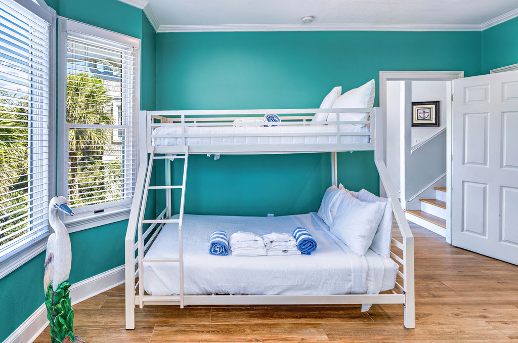 St George Island, Florida, 32328, United States, 5 Bedrooms Bedrooms, ,5 BathroomsBathrooms,Residential,For Sale,1978441