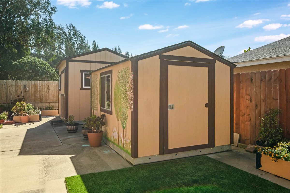 Lompoc, California, 93436, United States, 3 Bedrooms Bedrooms, ,2 BathroomsBathrooms,Residential,For Sale,1991167