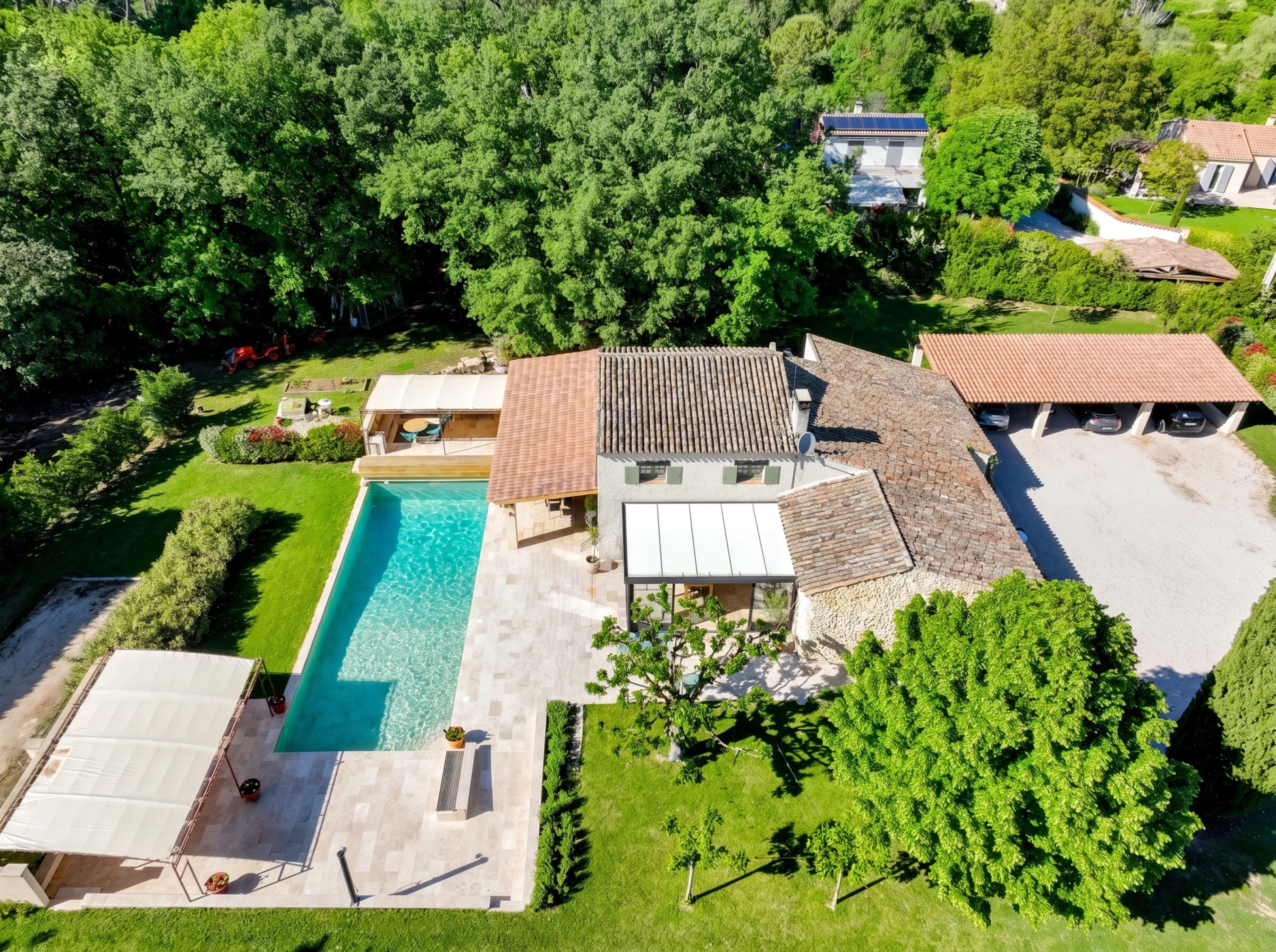  200 sqm Family Home on 6,256 sqm of Land – Close to Aix-en-Provence - 物件實景