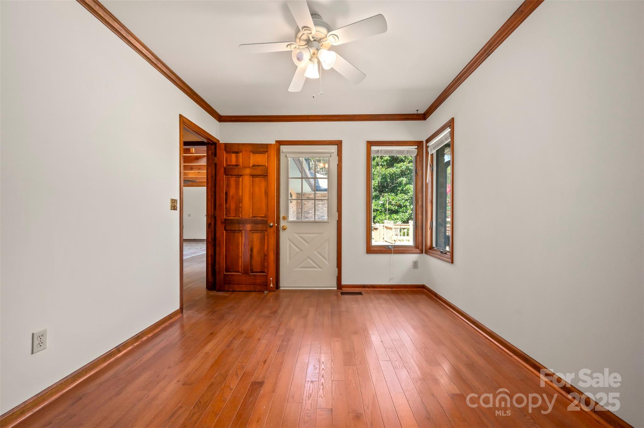 Horse Shoe, North Carolina, 28742, United States, 6 Bedrooms Bedrooms, ,6 BathroomsBathrooms,Residential,For Sale,1927207