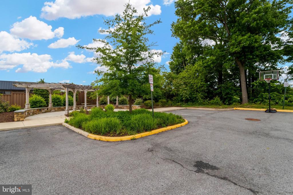 Alexandria, Virginia, 22306, United States, 3 Bedrooms Bedrooms, ,4 BathroomsBathrooms,Residential,For Sale,2019701