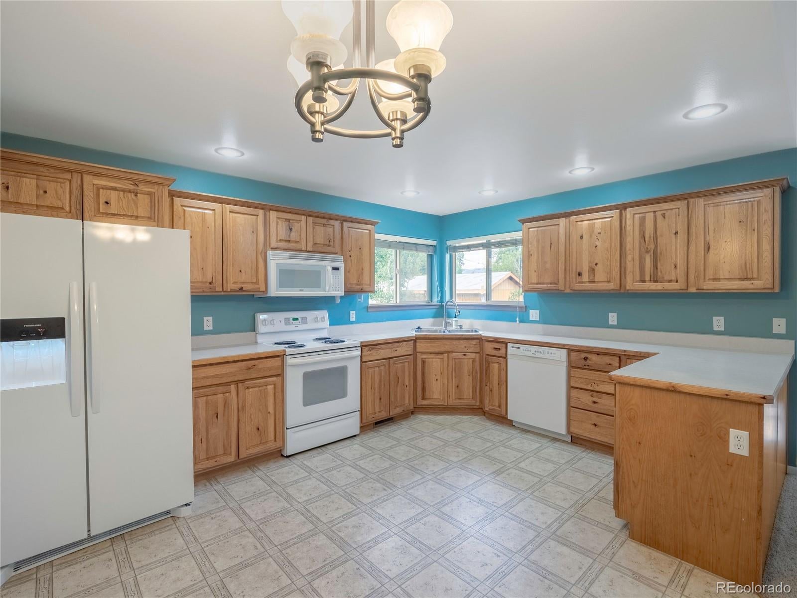 Salida, Colorado, 81201, United States, 2 Bedrooms Bedrooms, ,1 BathroomBathrooms,Residential,For Sale,1866151