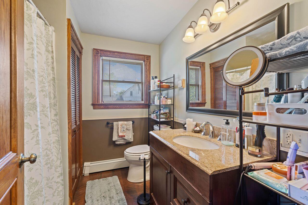 Standish, Maine, 04091, United States, ,3 BathroomsBathrooms,Residential,For Sale,1925622