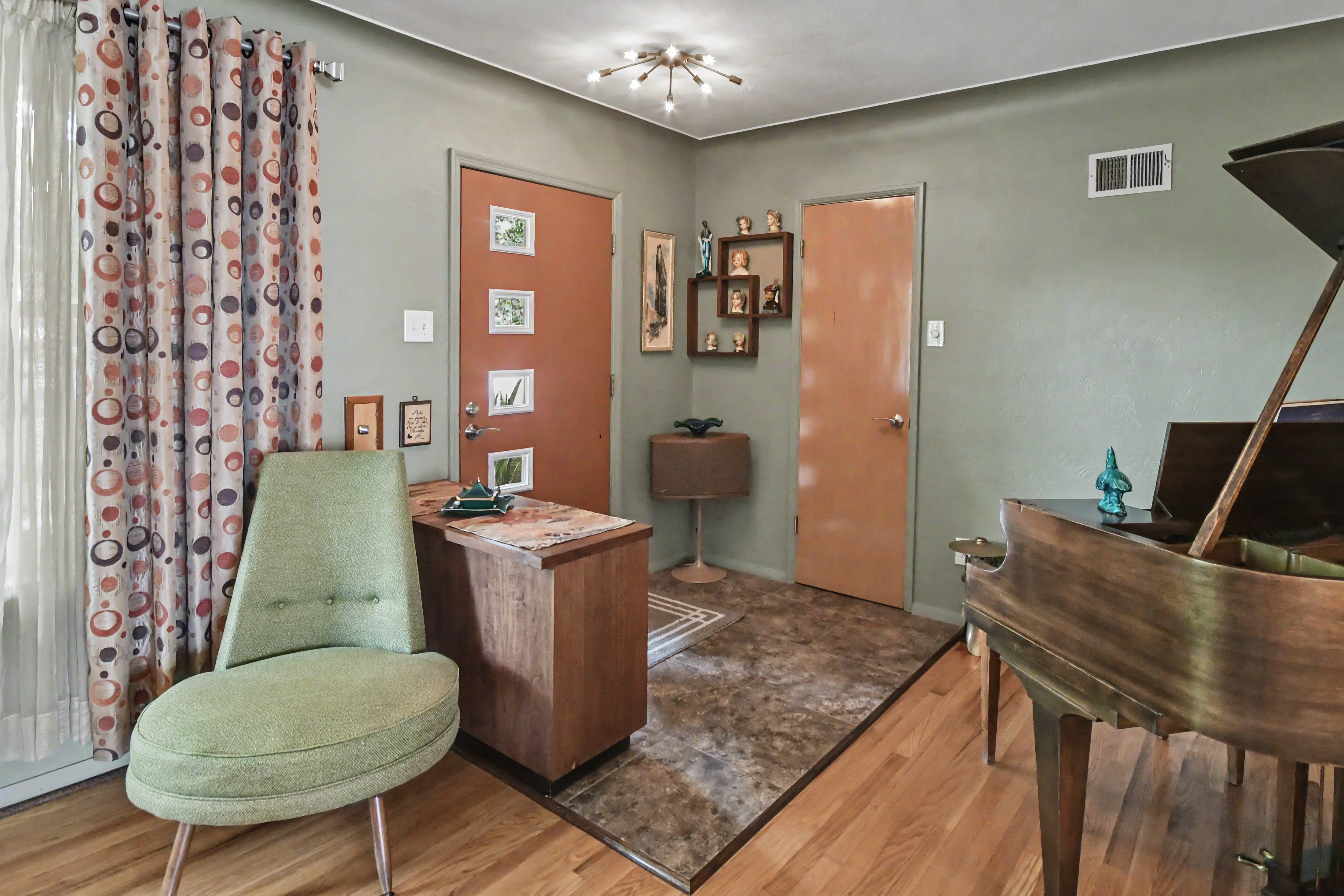  You’ll fall in love with this charming midcentury ranch. - 物件實景