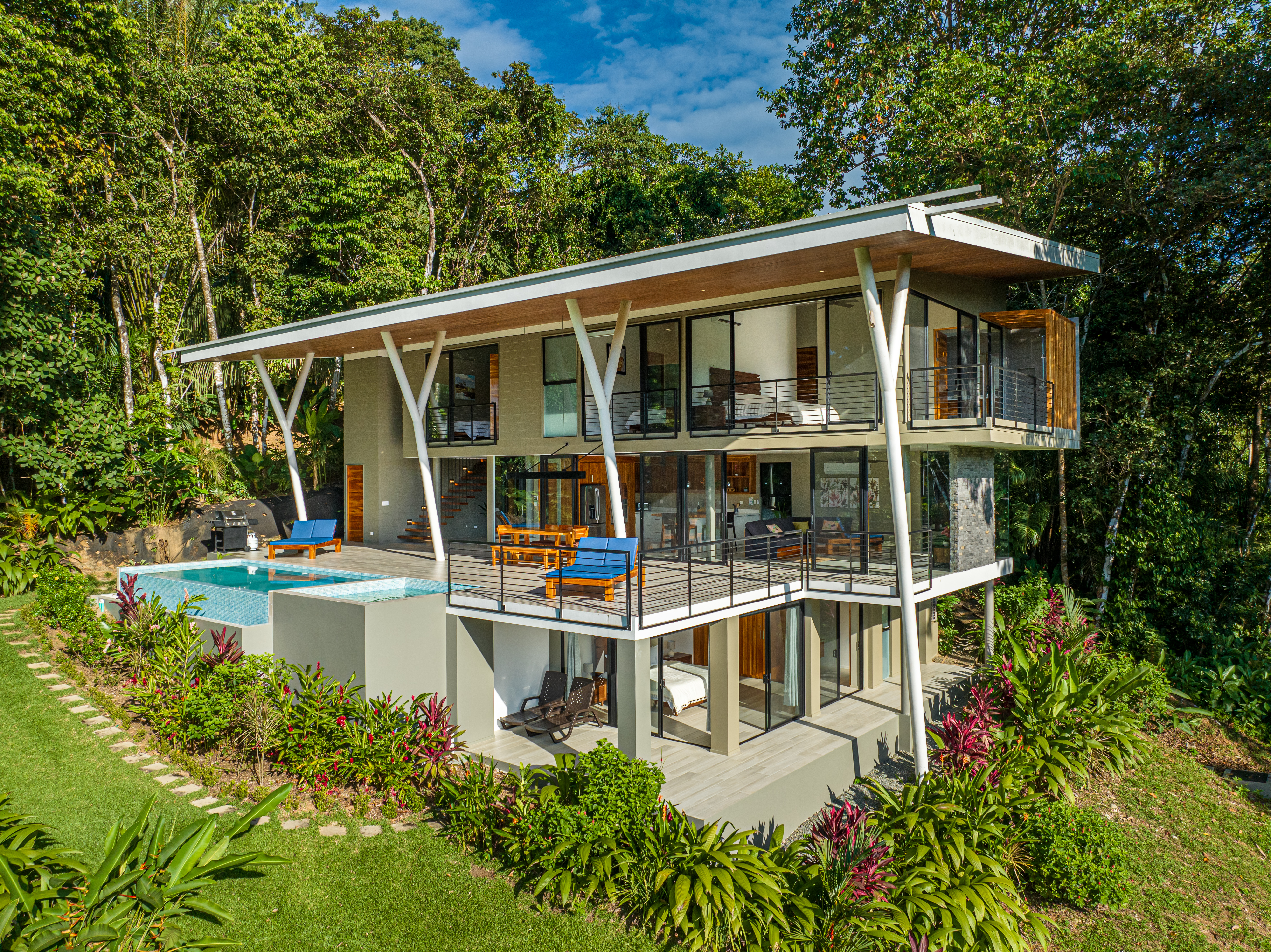 Dominical, Puntarenas, CR, 4 Bedrooms Bedrooms, ,4 BathroomsBathrooms,Residential,For Sale,1926192