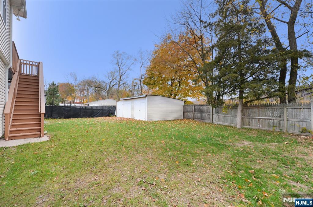 Mahwah, New Jersey, 07430, United States, 4 Bedrooms Bedrooms, ,3 BathroomsBathrooms,Residential,For Sale,1989324