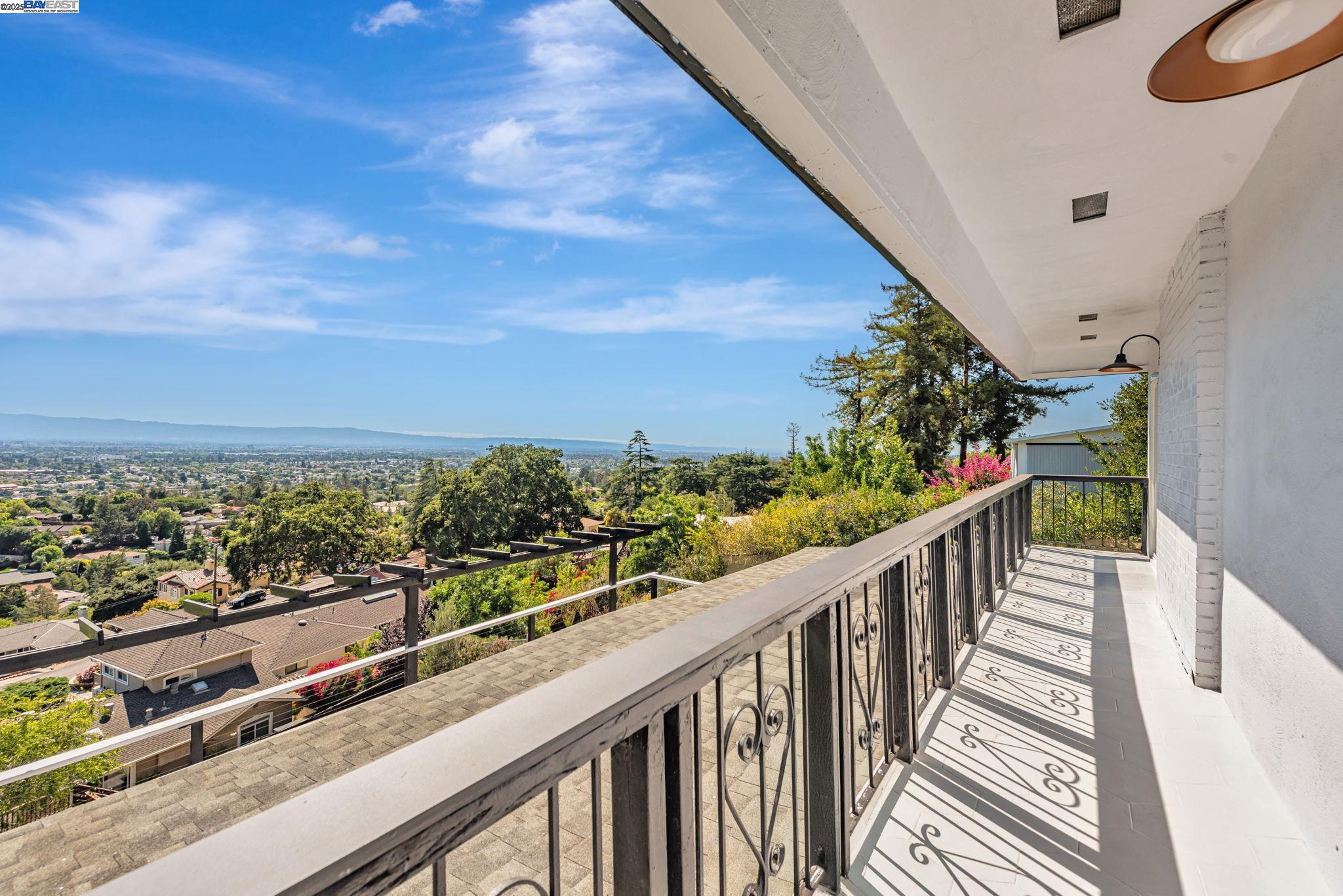 San Jose, California, 95127, United States, 4 Bedrooms Bedrooms, ,4 BathroomsBathrooms,Residential,For Sale,1988045