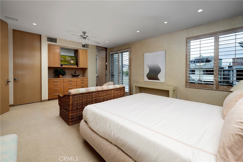 Newport Beach, California, 92661, United States, 7 Bedrooms Bedrooms, ,9 BathroomsBathrooms,Residential,For Sale,1786231