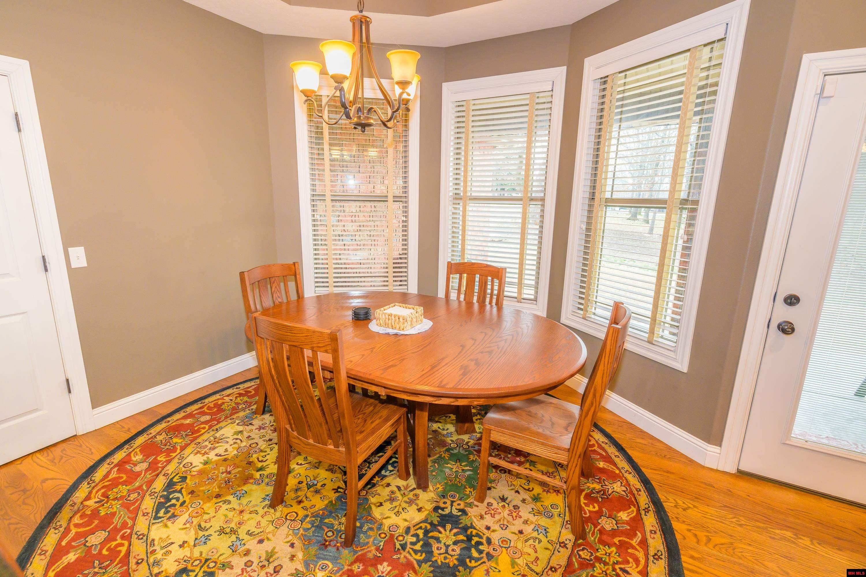Mountain Home, Arkansas, 72653, United States, 3 Bedrooms Bedrooms, ,2 BathroomsBathrooms,Residential,For Sale,2033184