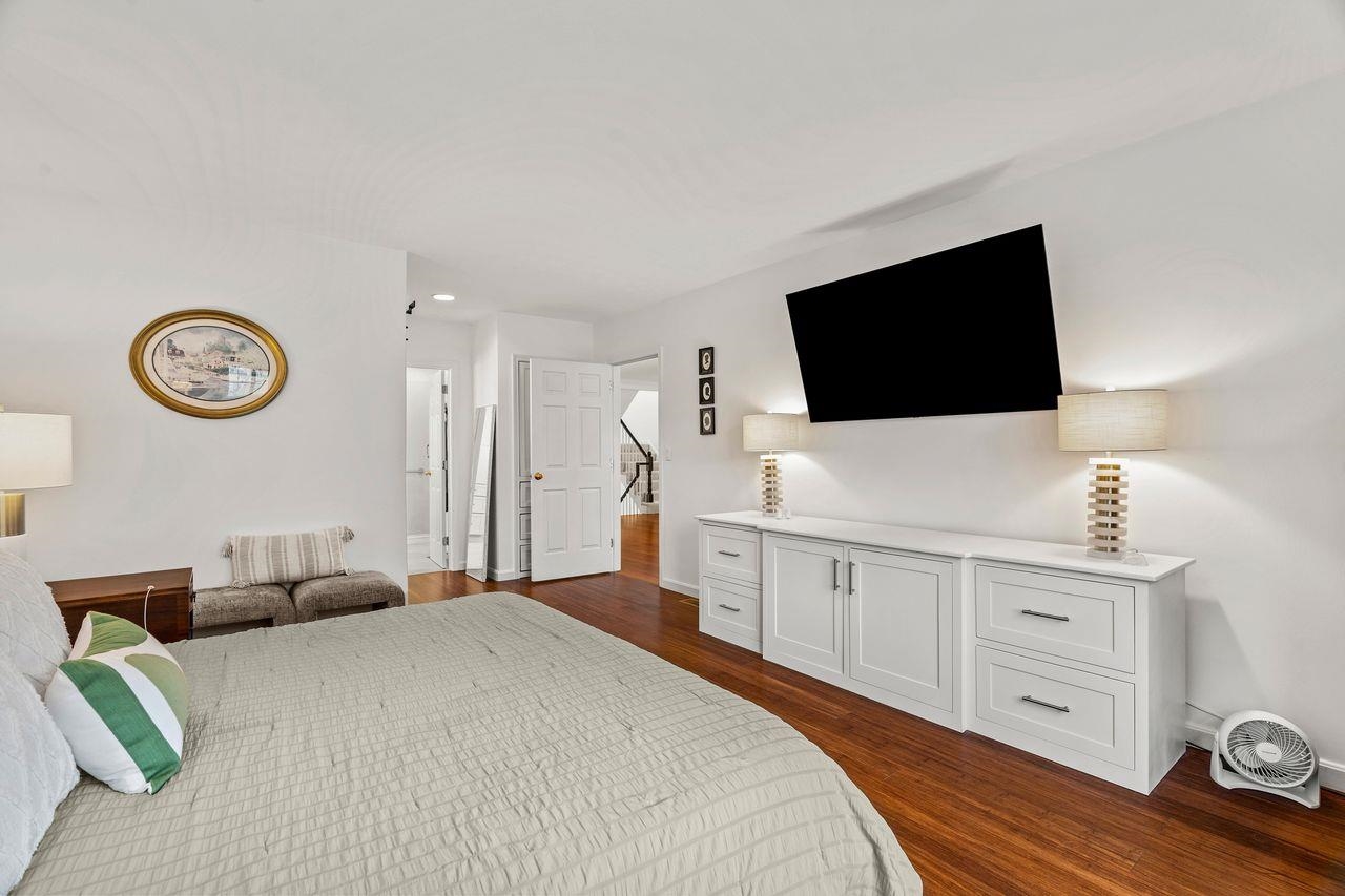 Bedford, New Hampshire, 03110, United States, 3 Bedrooms Bedrooms, ,3 BathroomsBathrooms,Residential,For Sale,1989387