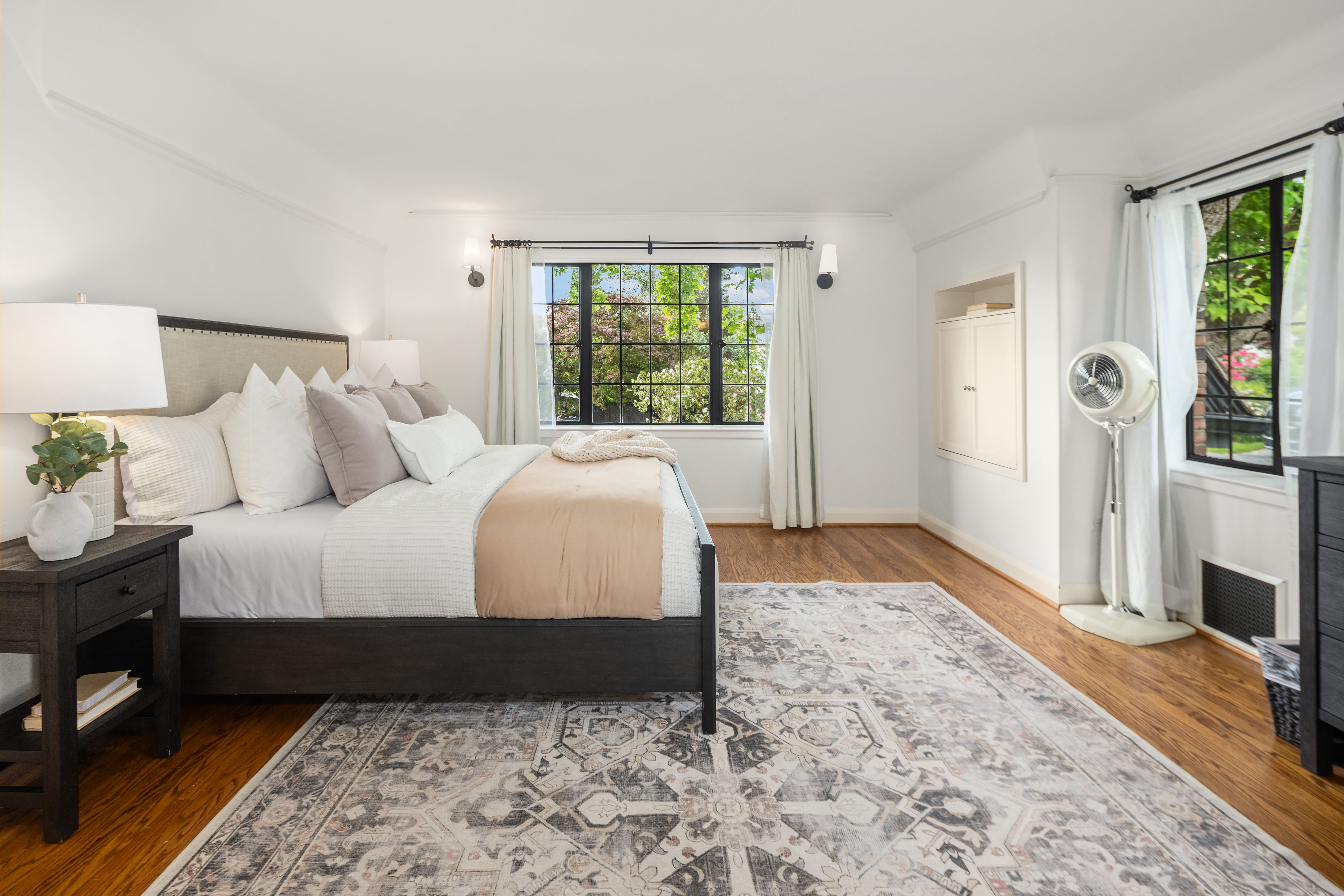  1105 Shenandoah Dr E, Seattle, WA 98112 - 物件實景