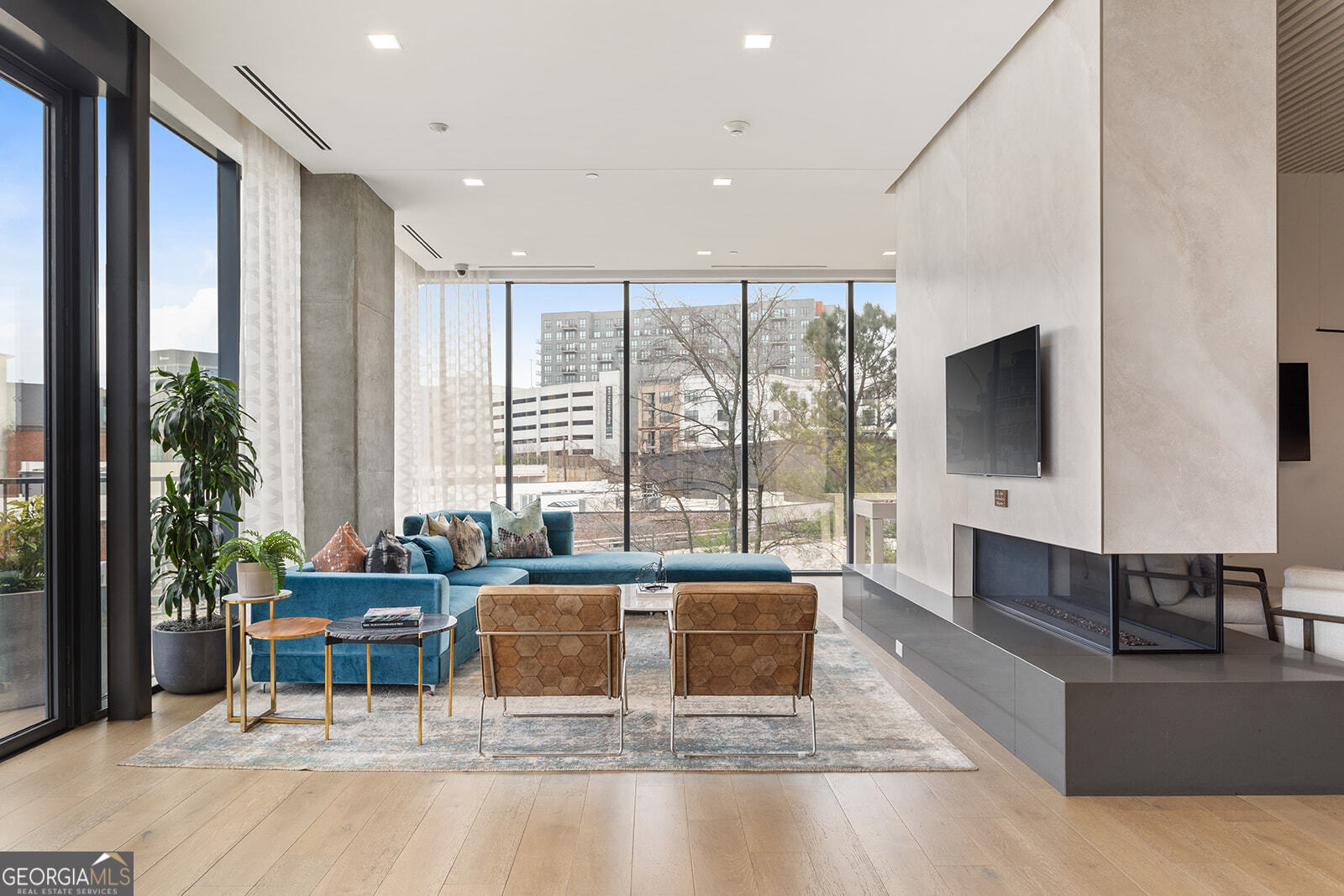 Atlanta, Georgia, 30318, United States, 2 Bedrooms Bedrooms, ,3 BathroomsBathrooms,Residential,For Sale,1989476