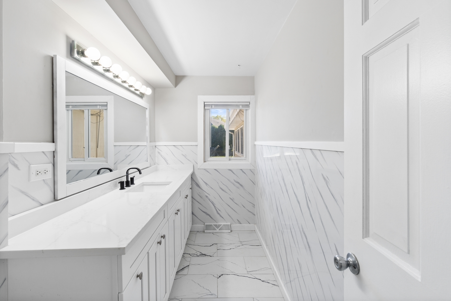 Winthrop Harbor, Illinois, 60096, United States, 5 Bedrooms Bedrooms, ,4 BathroomsBathrooms,Residential,For Sale,1982535