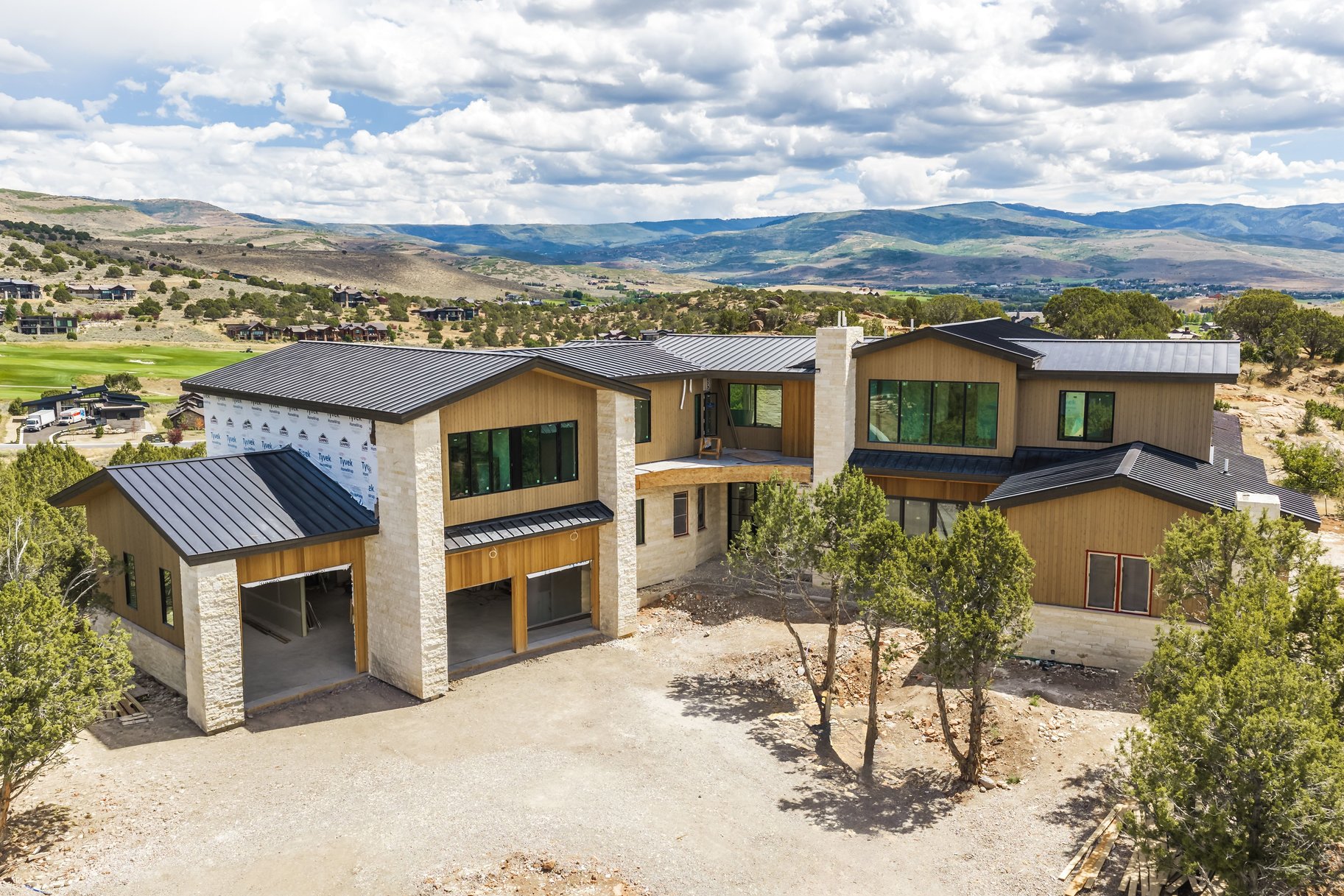  Luxury on Top of the Red Ledges - 物件實景