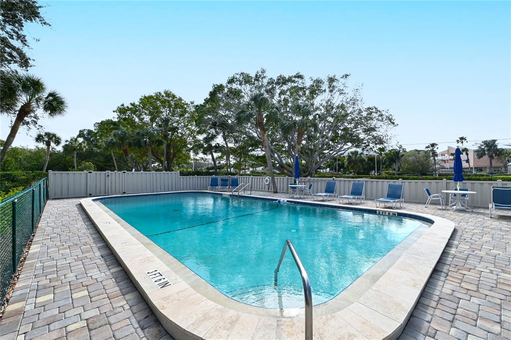 Longboat Key, Florida, 34228, United States, 2 Bedrooms Bedrooms, ,2 BathroomsBathrooms,Residential,For Sale,1837810