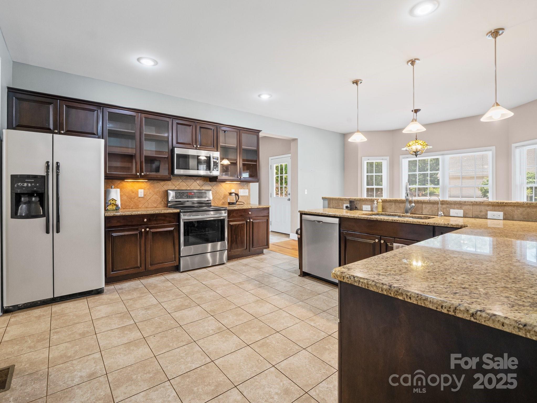 Lincolnton, North Carolina, 28092, United States, 4 Bedrooms Bedrooms, ,4 BathroomsBathrooms,Residential,For Sale,2009107