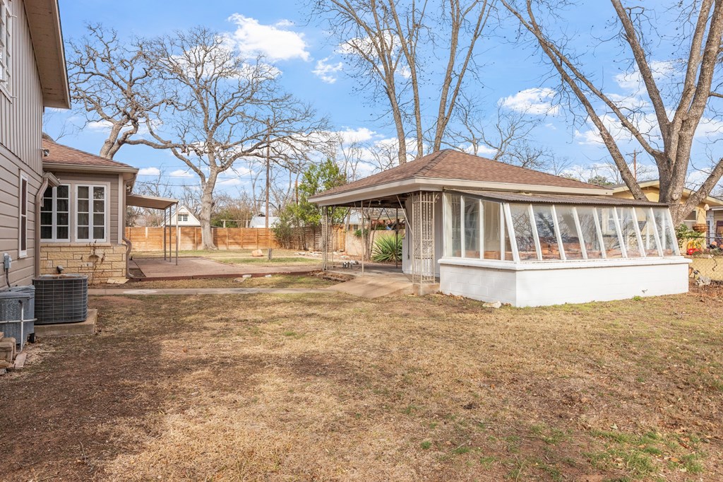Fredericksburg, Texas, 78624, United States, 4 Bedrooms Bedrooms, ,4 BathroomsBathrooms,Residential,For Sale,2025844