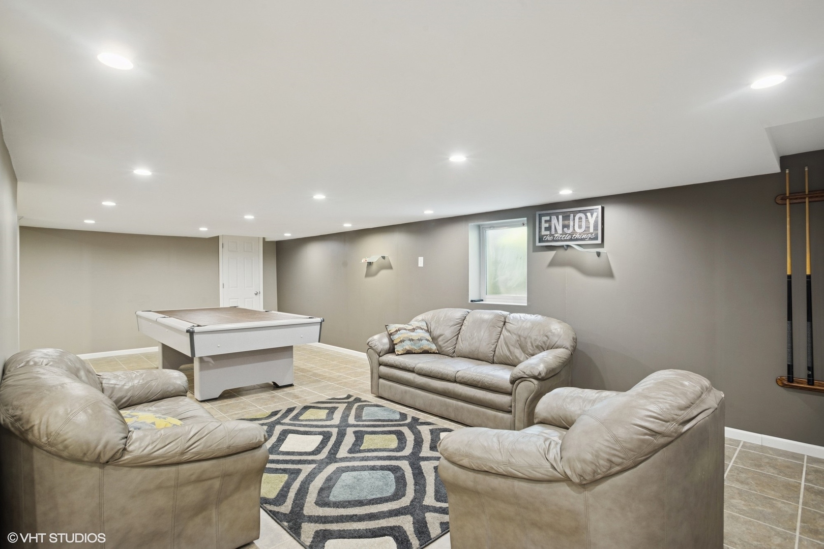 Barrington, Illinois, 60010, United States, 4 Bedrooms Bedrooms, ,3 BathroomsBathrooms,Residential,For Sale,1989548