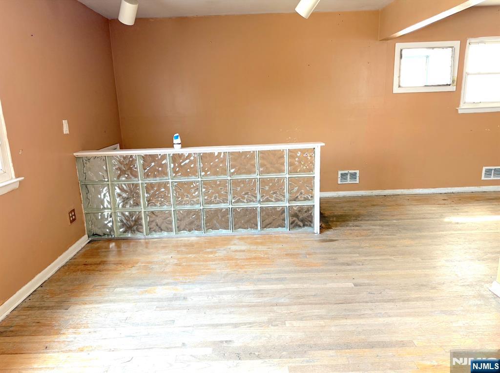 North Bergen, New Jersey, 07047, United States, 3 Bedrooms Bedrooms, ,2 BathroomsBathrooms,Residential,For Sale,1875990