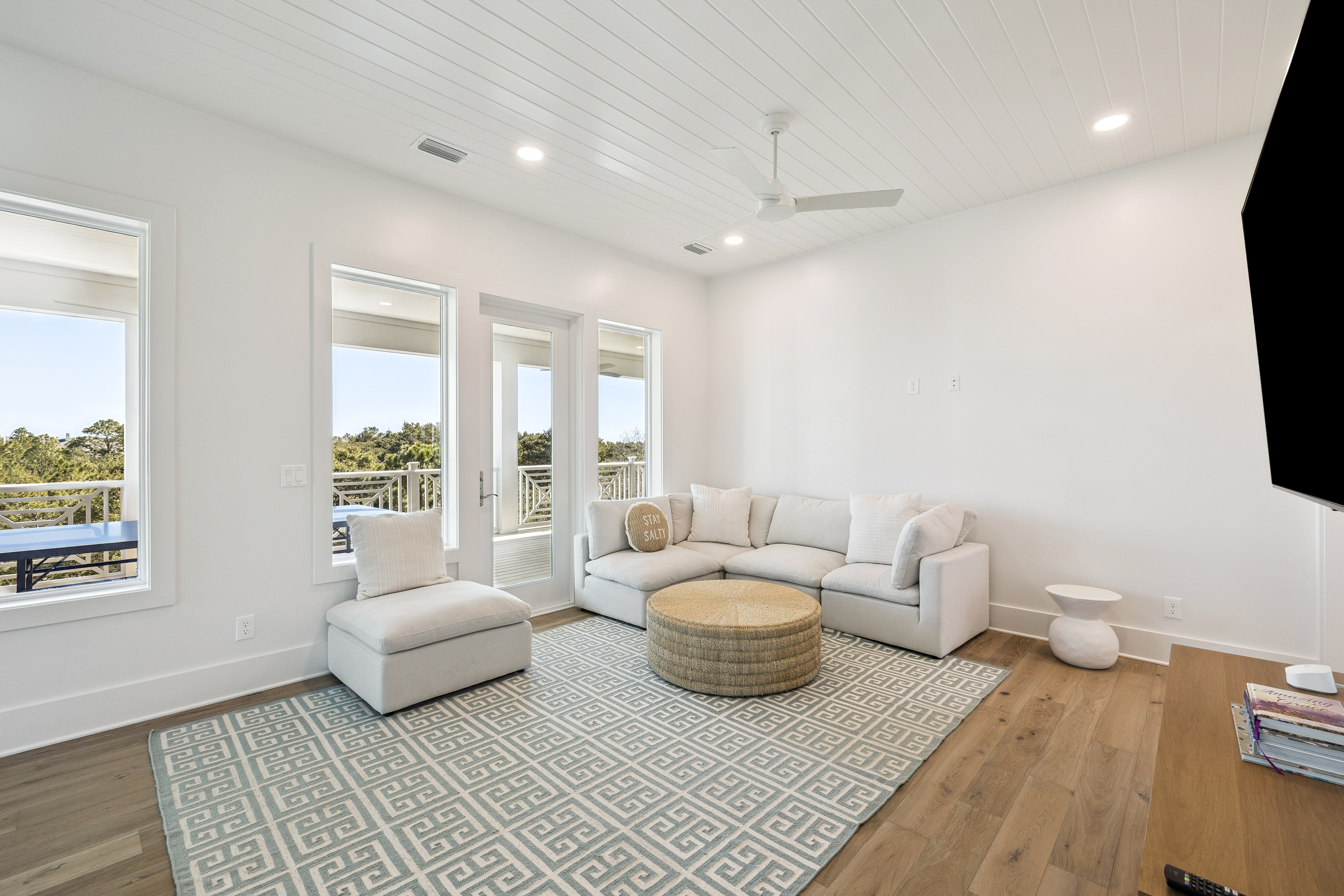  Contemporary Coastal Retreat With Deeded Beach Access - 物件實景