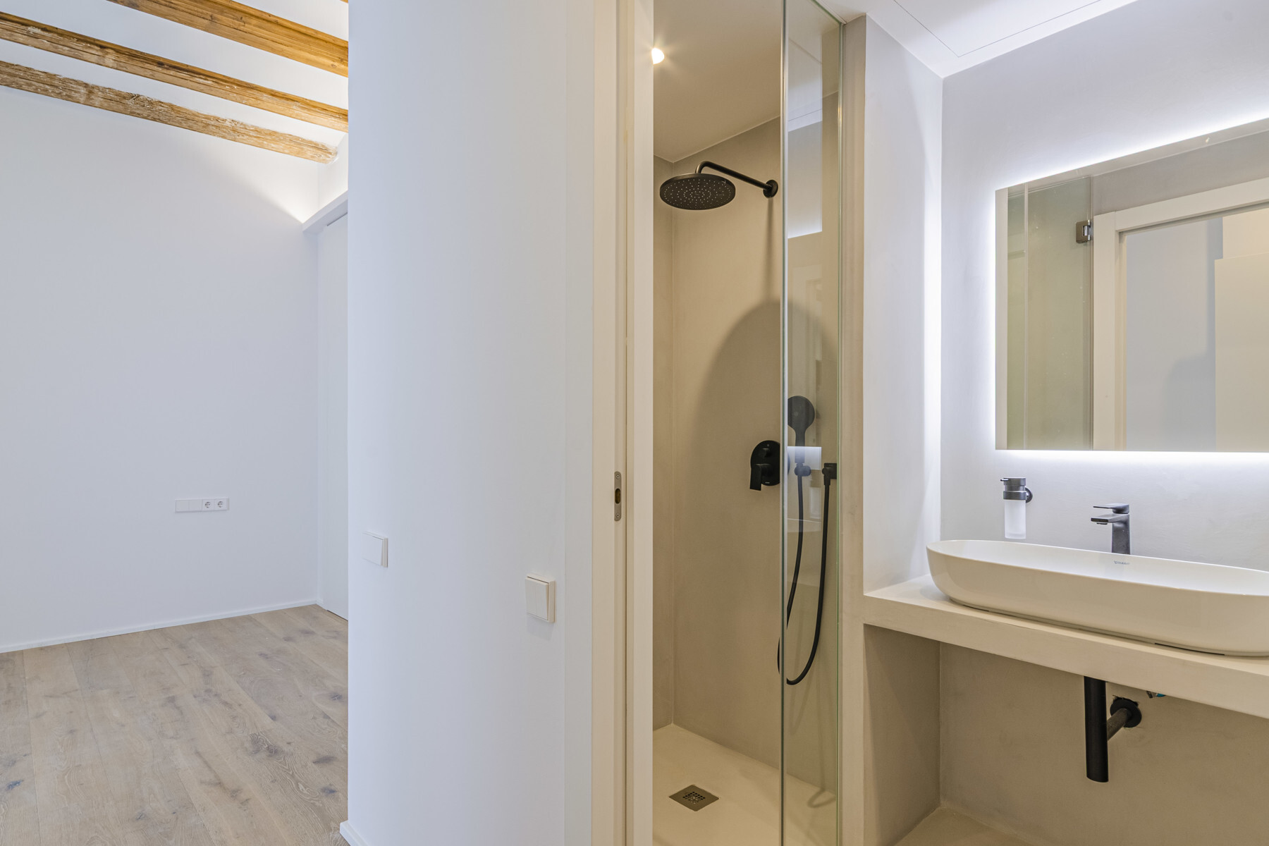  2-bedroom apartment in a listed and renovated building in El Born - 物件實景
