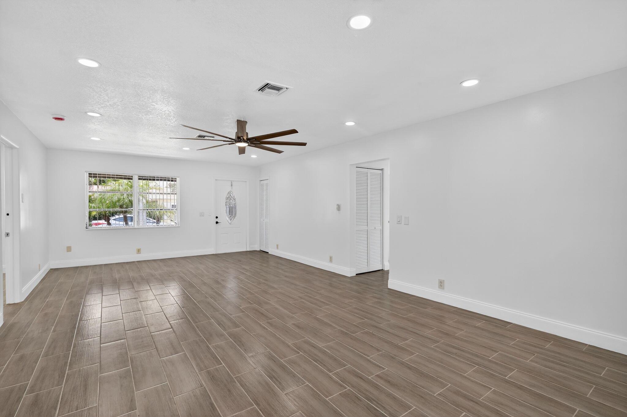 West Palm Beach, Florida, 33401, United States, 4 Bedrooms Bedrooms, ,2 BathroomsBathrooms,Residential,For Sale,1975982