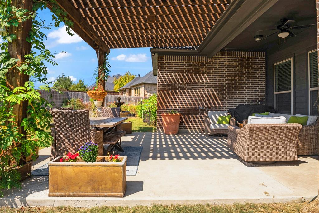 Ovilla, Texas, 75154, United States, 4 Bedrooms Bedrooms, ,4 BathroomsBathrooms,Residential,For Sale,1976541