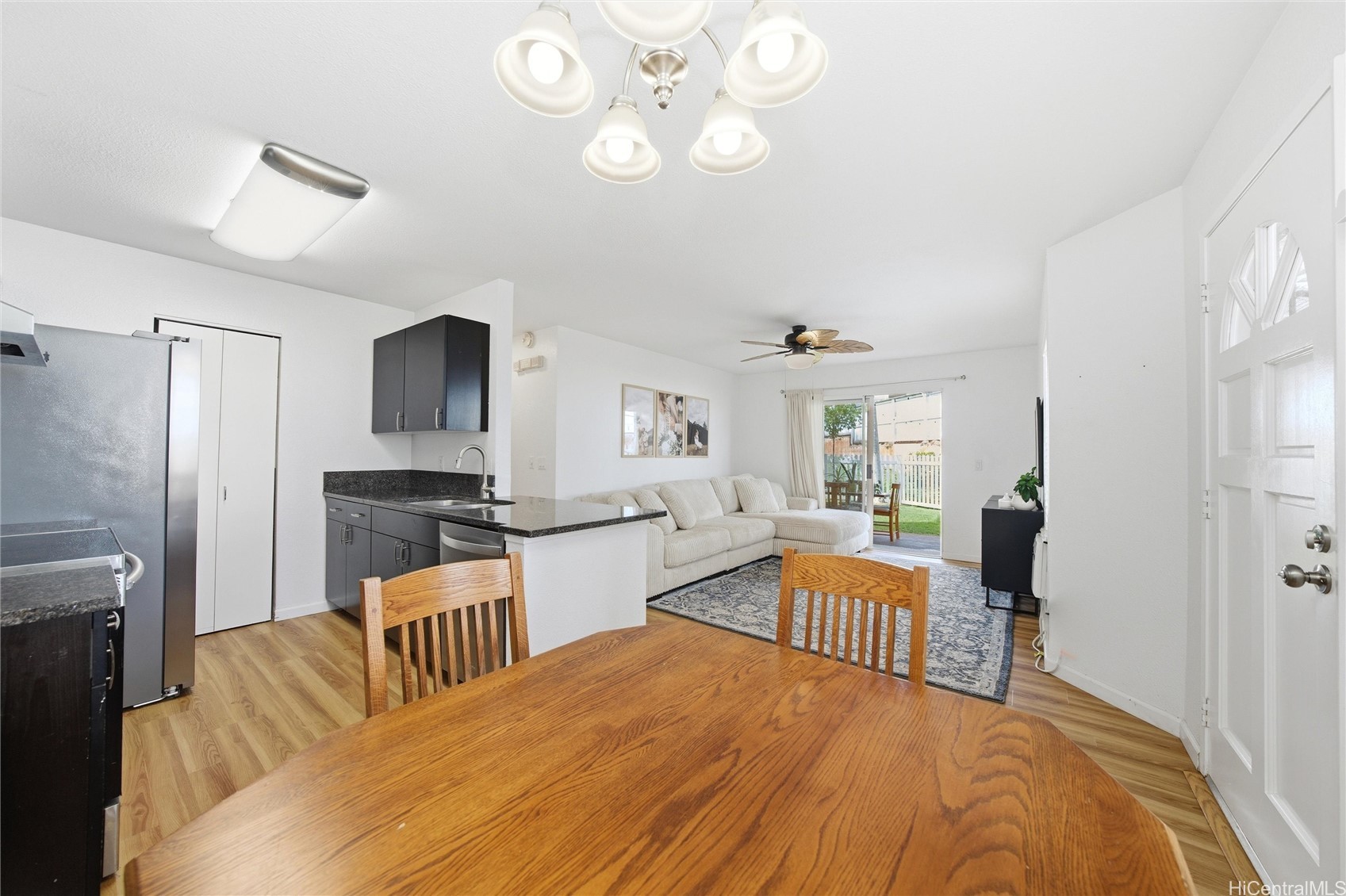 Waipahu, Hawaii, 96797, United States, 2 Bedrooms Bedrooms, ,2 BathroomsBathrooms,Residential,For Sale,1988168