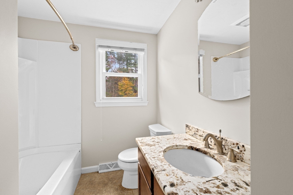 Mansfield, Massachusetts, 02048, United States, 3 Bedrooms Bedrooms, ,2 BathroomsBathrooms,Residential,For Sale,1991950