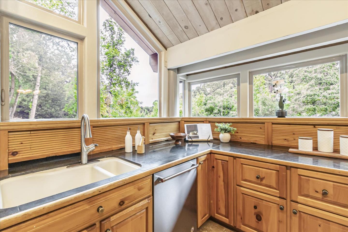 Los Gatos, California, 95030, United States, 4 Bedrooms Bedrooms, ,3 BathroomsBathrooms,Residential,For Sale,1906975