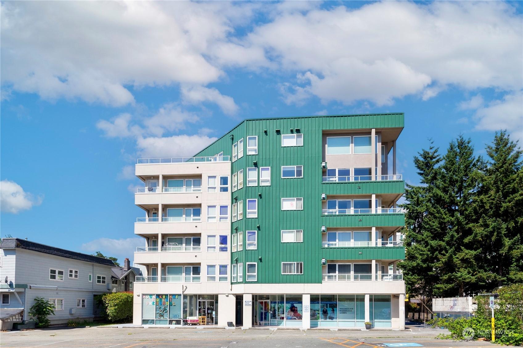 SEATTLE, Washington, 98105, United States, 3 Bedrooms Bedrooms, ,2 BathroomsBathrooms,Residential,For Sale,1700218