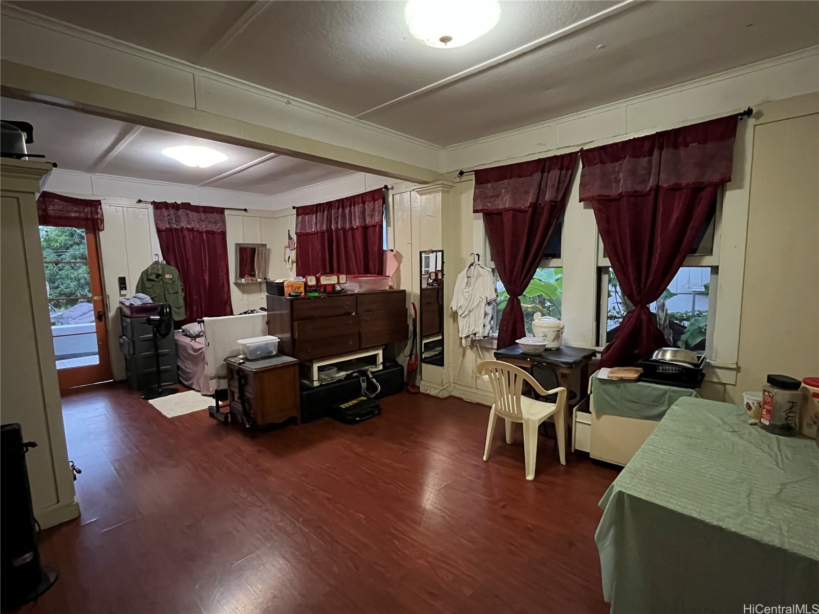 Honolulu, Hawaii, 96819, United States, 3 Bedrooms Bedrooms, ,2 BathroomsBathrooms,Residential,For Sale,1989154