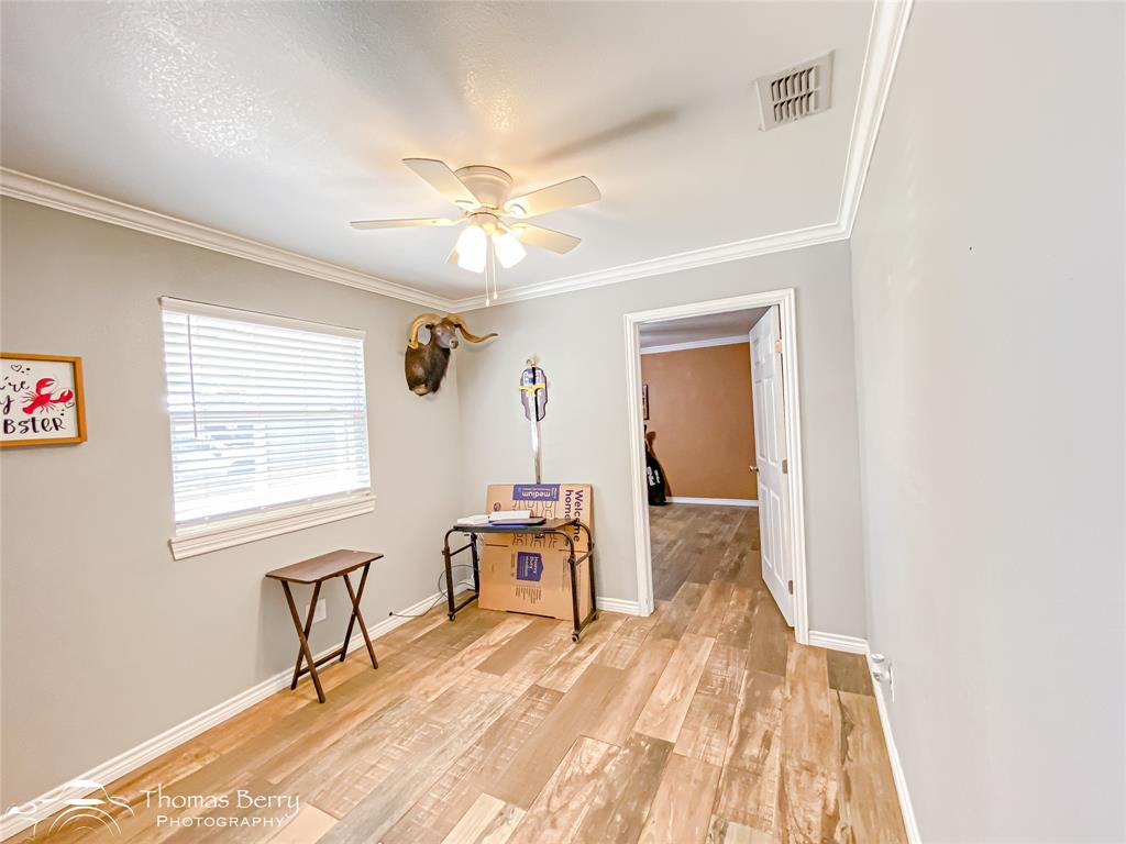 Clyde, Texas, 79510, United States, 3 Bedrooms Bedrooms, ,2 BathroomsBathrooms,Residential,For Sale,1898763